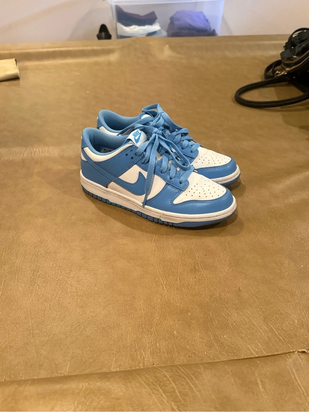 Nike Kids Low-Top Sneakers in Light Blue and White
